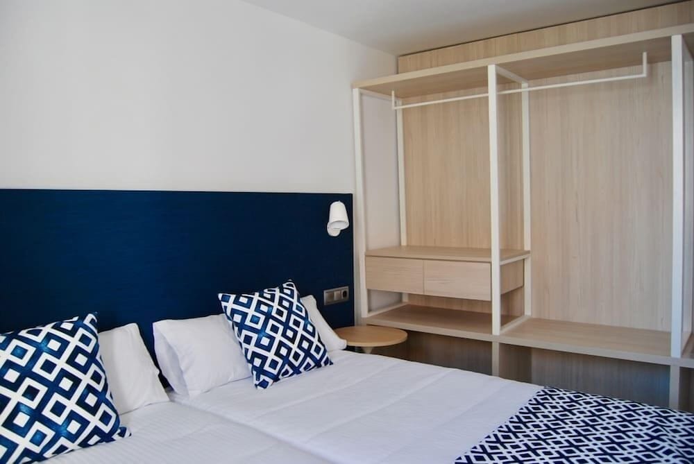 Imagen de la habitación del Hotel Broncemar Beach Suites. Foto 9