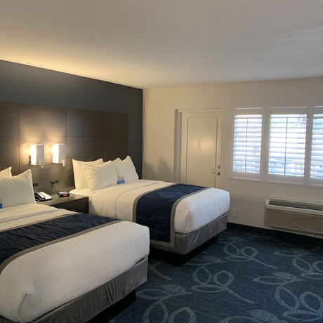 Imagen de la habitación del Hotel Brookdale Lodge. Foto 3