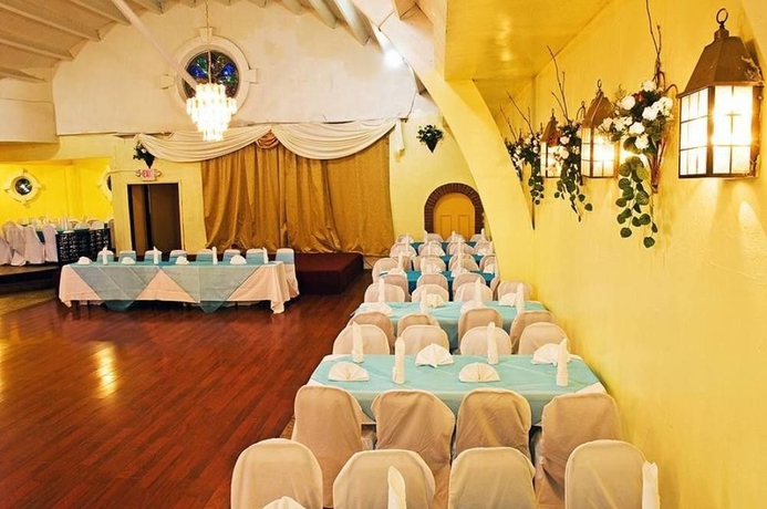 Imagen de los interiores del Hotel Brookhurst Plaza Inn. Foto 10