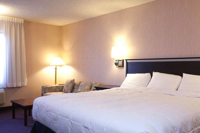Imagen de la habitación del Hotel Brookhurst Plaza Inn. Foto 4