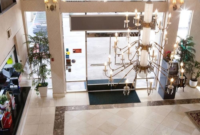 Imagen de los interiores del Hotel Brookhurst Plaza Inn. Foto 11