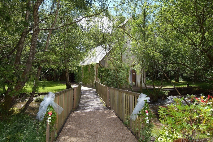 Imagen de los exteriores del Hotel Brooklodge and Macreddin Village. Foto 9