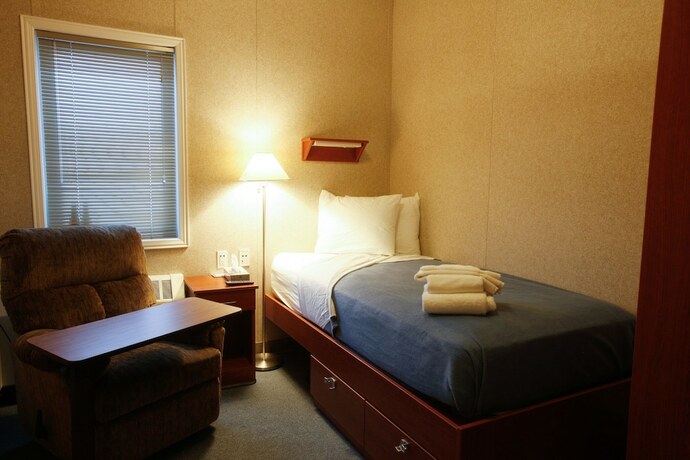 Imagen de la habitación del Hotel Brooks Camp. Foto 18