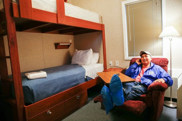 Imagen de la habitación del Hotel Brooks Camp. Foto 19