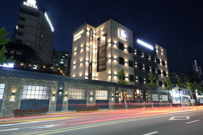 Imagen general del Hotel Brooks Hotel. Foto 1
