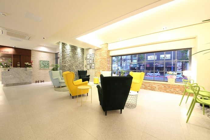 Imagen de los interiores del Hotel Brooks Hotel. Foto 30