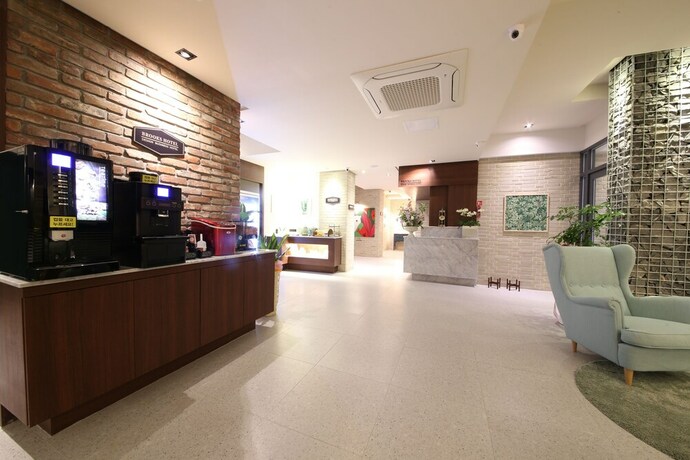 Imagen de los interiores del Hotel Brooks Hotel. Foto 31