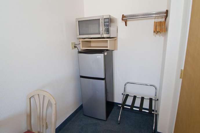 Imagen de la habitación del Hotel Brooks Street Motor Inn. Foto 9