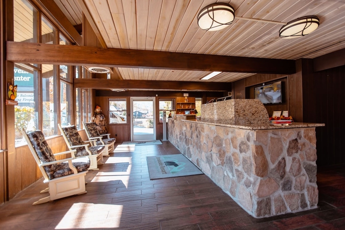 Imagen de los interiores del Hotel Brookside Lodge. Foto 16