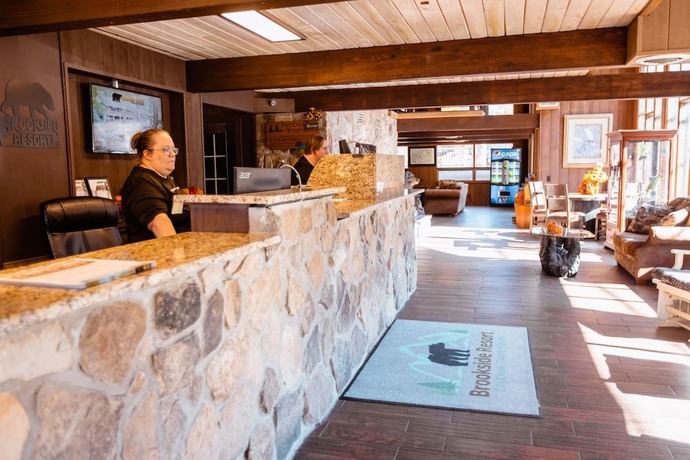 Imagen de los interiores del Hotel Brookside Lodge. Foto 18