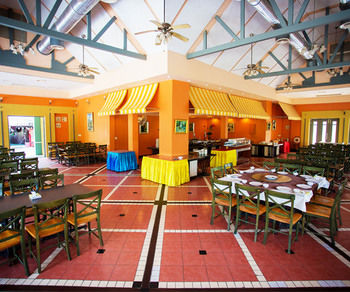 Imagen de los interiores del Hotel Brookside Valley Resort. Foto 12
