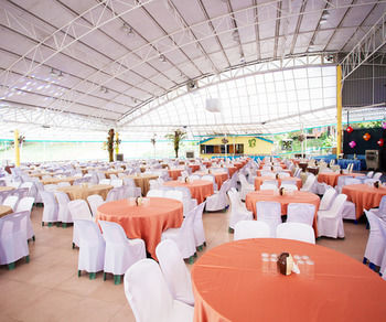 Imagen de los interiores del Hotel Brookside Valley Resort. Foto 14