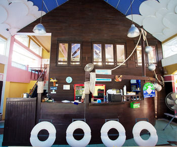 Imagen de los interiores del Hotel Brookside Valley Resort. Foto 15