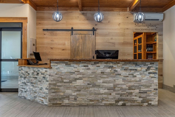 Imagen de los interiores del Hotel Brookstone Lodge Near Biltmore Village, Ascend Hotel Collection By Choice Hotels International. Foto 12