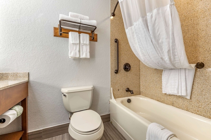 Imagen de la habitación del Hotel Brookstone Lodge Near Biltmore Village, Ascend Hotel Collection By Choice Hotels International. Foto 10