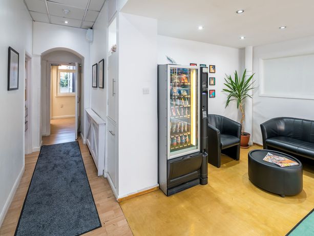 Imagen de los interiores del Hotel Bros Inn Hotel. Foto 19