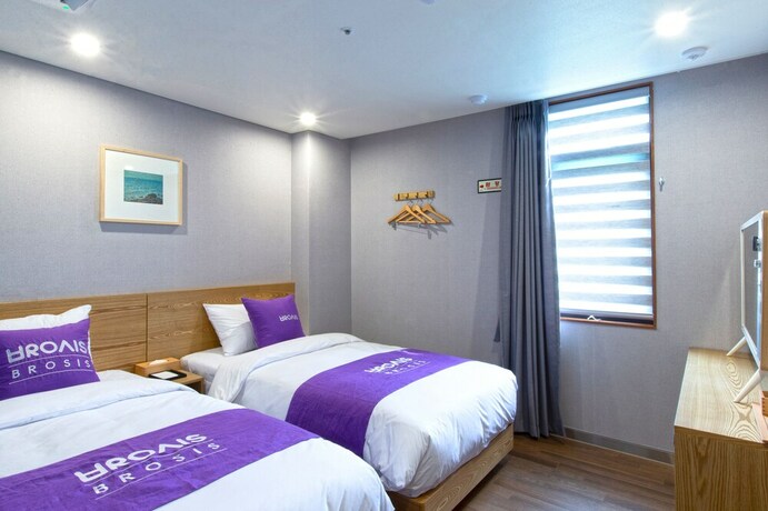 Imagen de la habitación del Hotel Brosis Hotel. Foto 10
