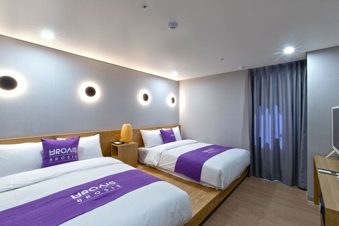 Imagen de la habitación del Hotel Brosis Hotel. Foto 12