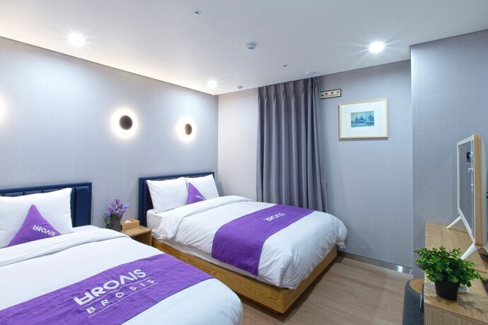 Imagen de la habitación del Hotel Brosis Hotel. Foto 14
