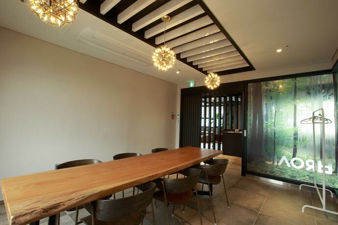 Imagen de los interiores del Hotel Brosis Hotel. Foto 19