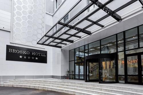 Imagen de la habitación del Hotel Brosko. Foto 8