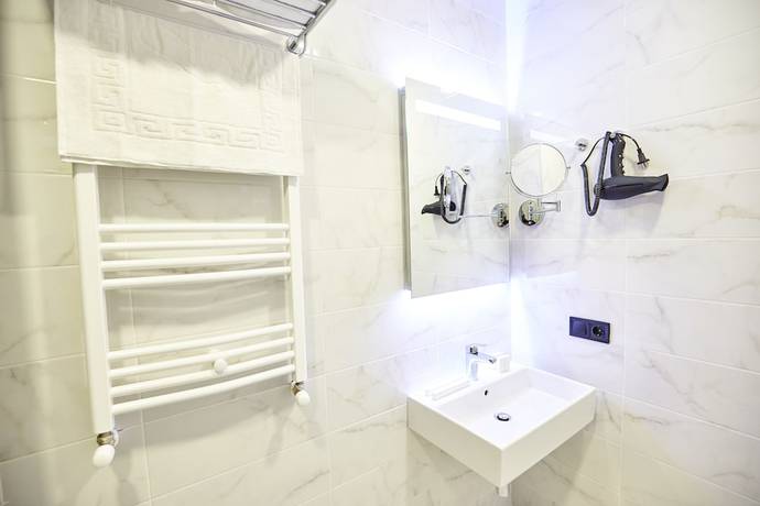 Imagen de la habitación del Hotel Brosse Garden. Foto 16