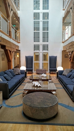 Imagen de los interiores del Hotel Brosundet. Foto 15