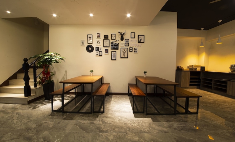 Imagen de los interiores del Hotel Brother BandB. Foto 19