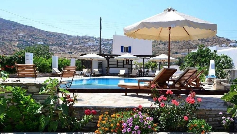 Imagen de los exteriores del Hotel Brothers. Foto 9