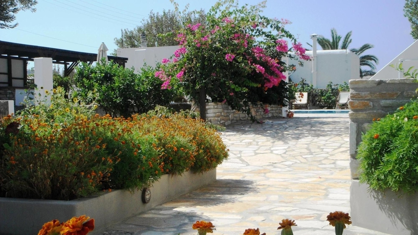 Imagen de los exteriores del Hotel Brothers. Foto 10