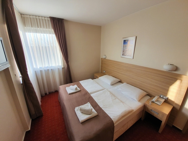 Imagen de la habitación del Hotel Brotnjo. Foto 7