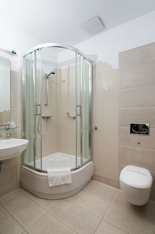 Imagen de la habitación del Hotel Brovaria. Foto 24