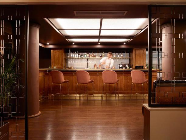 Imagen del bar/restaurante del Hotel Brown Acropol by Brown Hotels. Foto 3