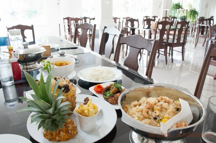 Imagen del bar/restaurante del Hotel Brown Andaman Krabi. Foto 20