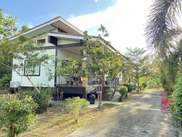 Imagen de la habitación del Hotel Brown Andaman Krabi. Foto 38