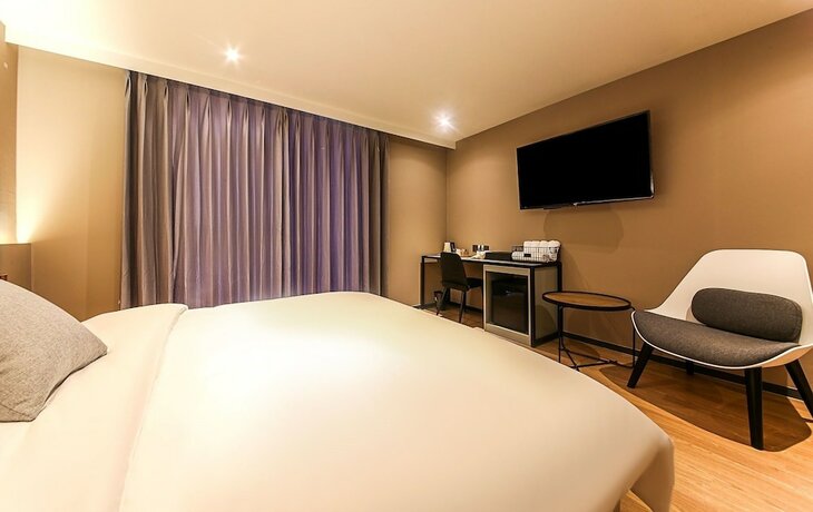 Imagen de la habitación del Hotel Brown Dot Nampo Chungmu. Foto 16