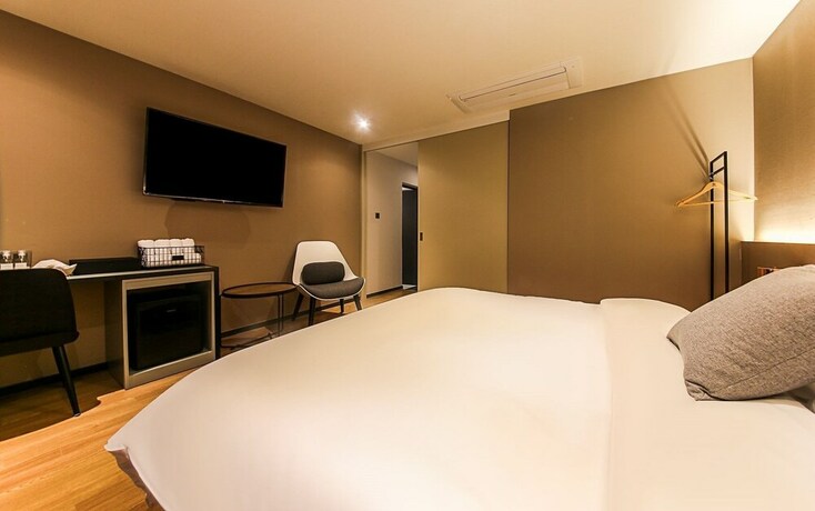 Imagen de la habitación del Hotel Brown Dot Nampo Chungmu. Foto 24