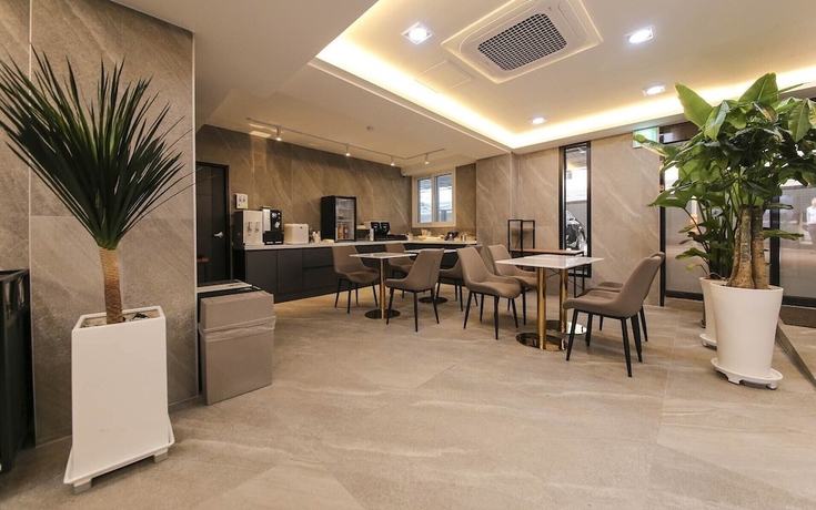 Imagen del bar/restaurante del Hotel Brown Dot Pungam. Foto 6