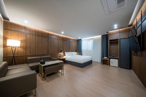 Imagen de la habitación del Hotel Brown Dot Pyeonghwa plaza. Foto 19