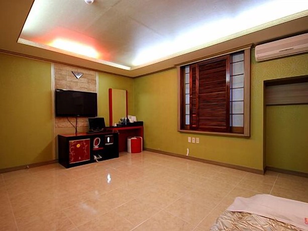 Imagen de la habitación del Hotel Brown. Foto 13