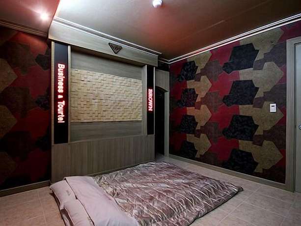 Imagen de la habitación del Hotel Brown. Foto 17