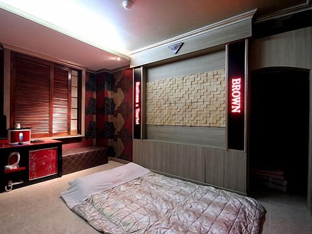 Imagen de la habitación del Hotel Brown. Foto 19