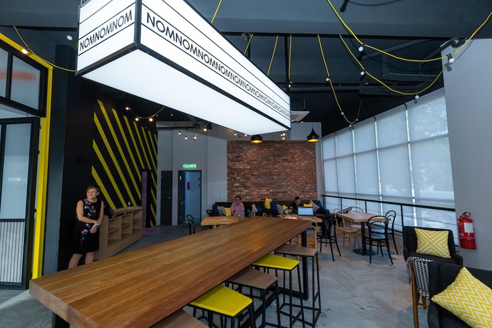 Imagen del bar/restaurante del Hotel Brown, George Town. Foto 3