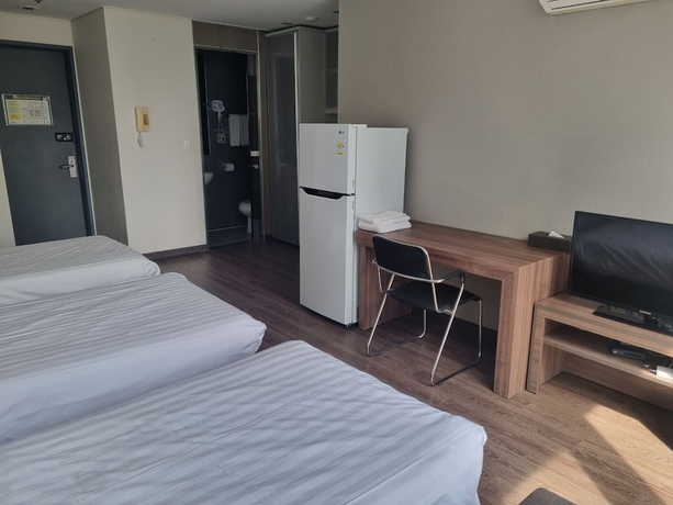 Imagen de la habitación del Hotel Brown Suites Sinchon Central. Foto 4