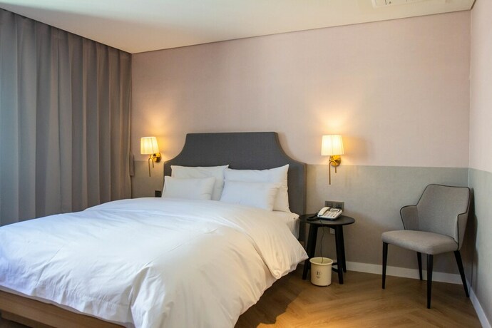 Imagen de la habitación del Hotel Brown-Dot Tongyeong. Foto 30