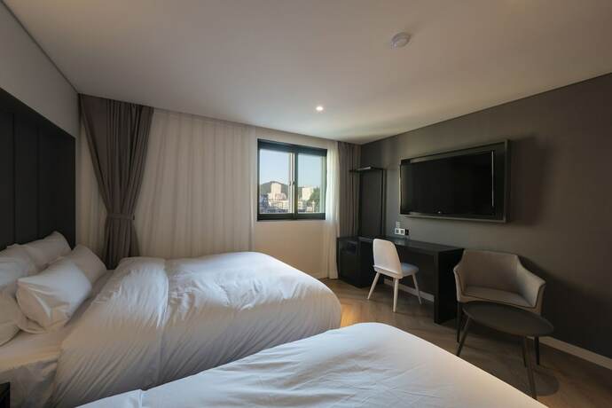 Imagen de la habitación del Hotel Brown-Dot Tongyeong. Foto 33