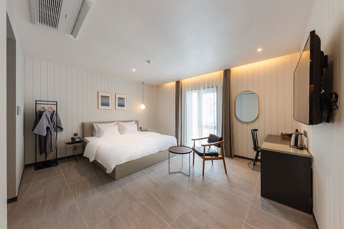 Imagen de la habitación del Hotel Browndot. Foto 4