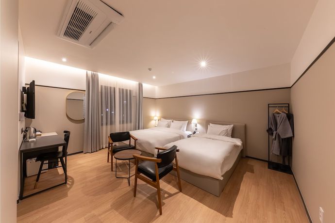 Imagen de la habitación del Hotel Browndot. Foto 7