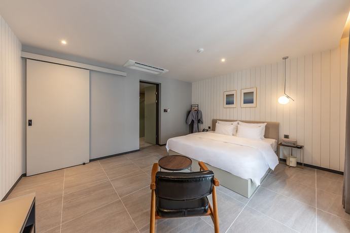 Imagen de la habitación del Hotel Browndot. Foto 9