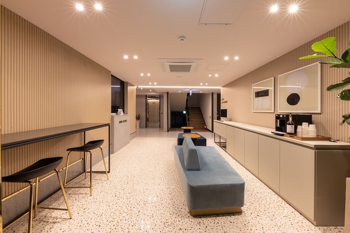 Imagen de los interiores del Hotel Browndot. Foto 20